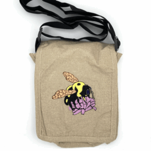 Common eastern bumble bee field bag